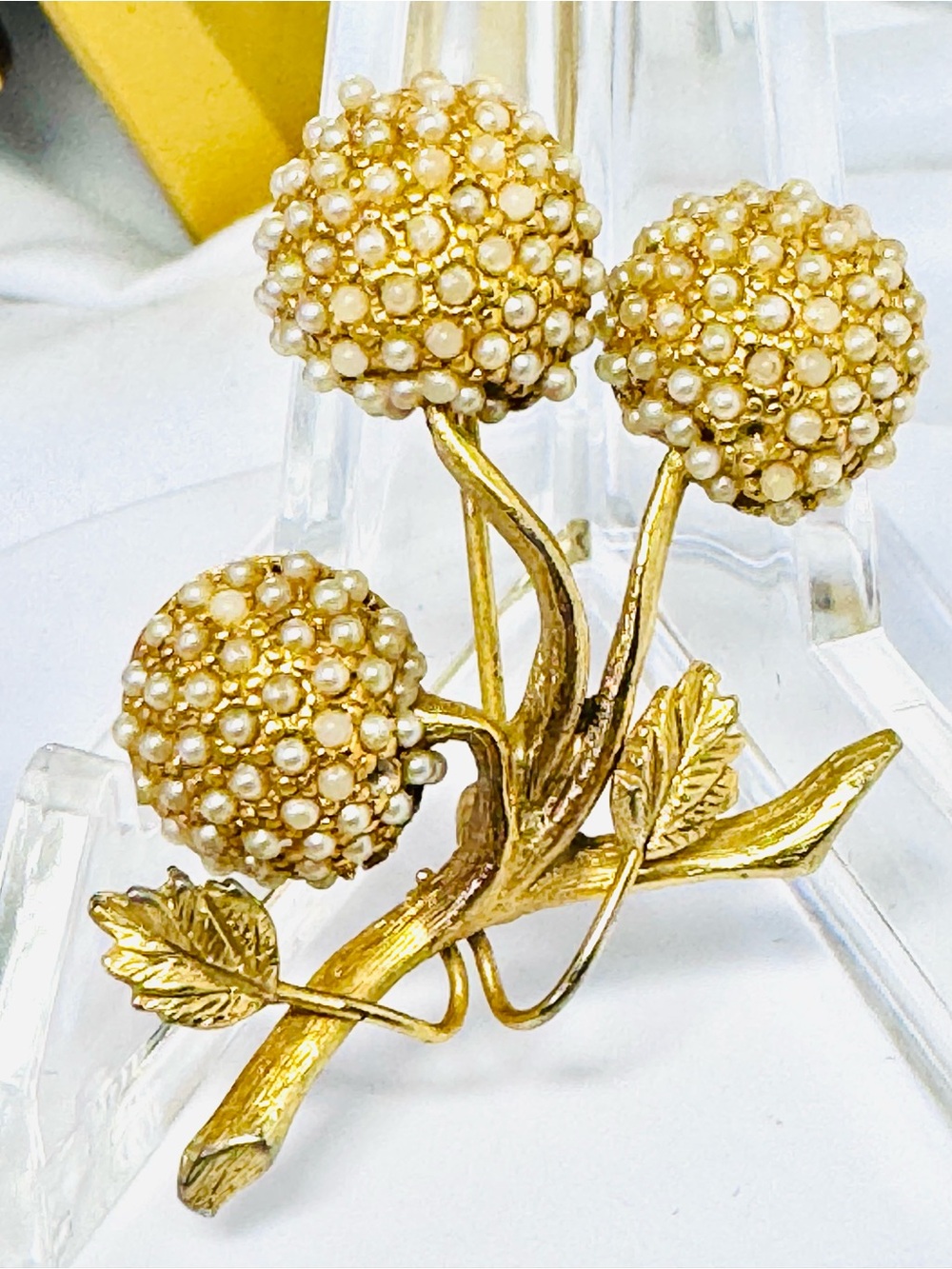 Vintage Golden  Pearl Floral Brooch - Elegant